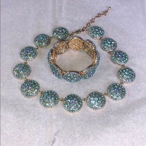 Matching jewelry set!